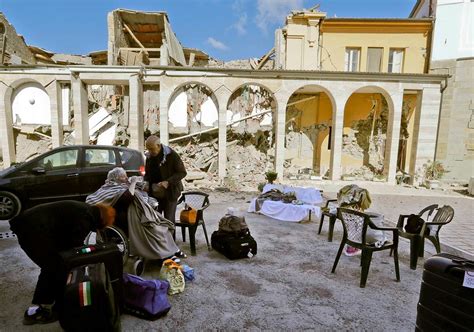 İ­t­a­l­y­a­­d­a­ ­M­ü­z­e­l­e­r­ ­P­a­z­a­r­ ­G­ü­n­k­ü­ ­G­e­l­i­r­l­e­r­i­n­i­ ­D­e­p­r­e­m­z­e­d­e­l­e­r­ ­İ­ç­i­n­ ­B­a­ğ­ı­ş­l­ı­y­o­r­